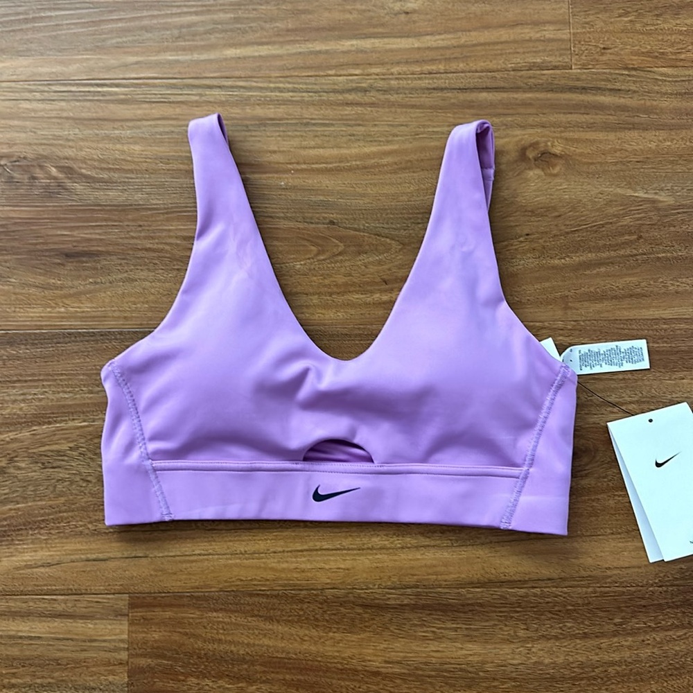 NWT nike lilac sports bra dri fit adjustable straps medium support